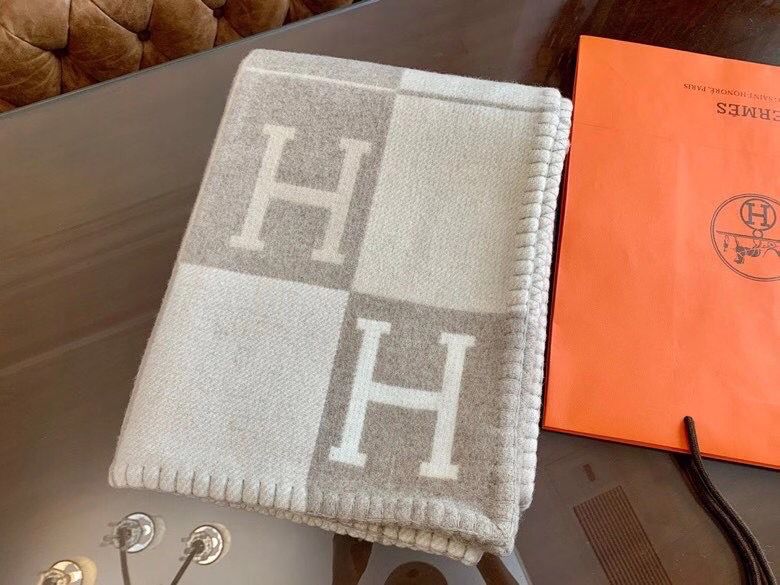 Hermes Beige Avalon III Throw Blanket - Image 3