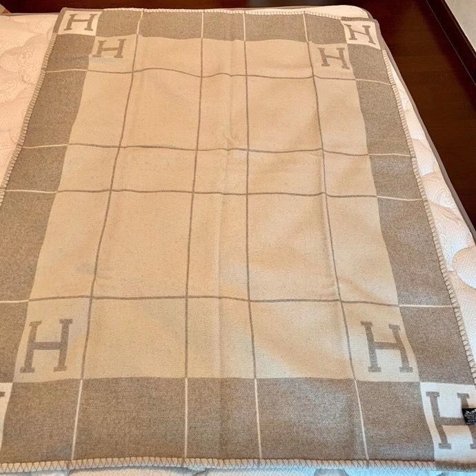 Hermes Beige Avalon III Throw Blanket - Image 9