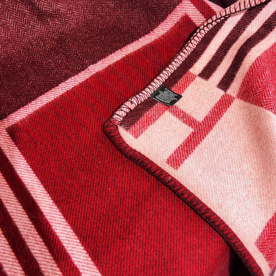 Hermes Ithaque Blanket in Bordeaux Wool and Cashmere - Image 8