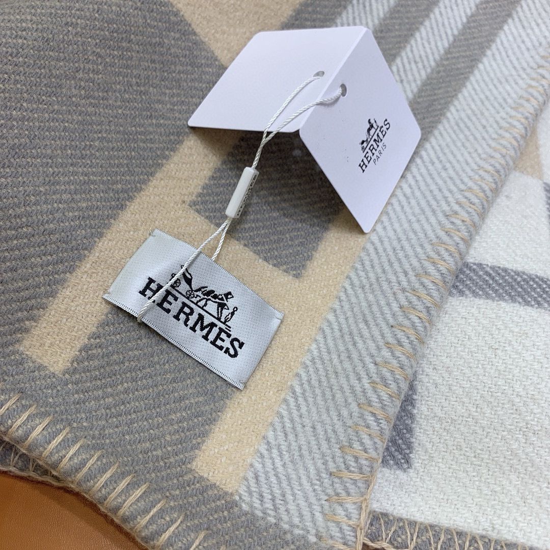 Hermes Ithaque Blanket in Grey Wool and Cashmere - Image 6