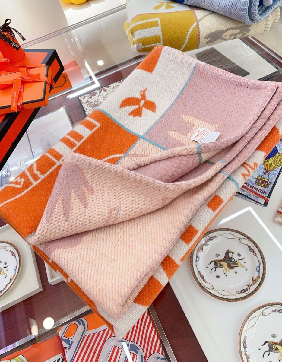 Hermes Avalon Epopee Blanket in Mandarine Wool and Cashmere - Image 6