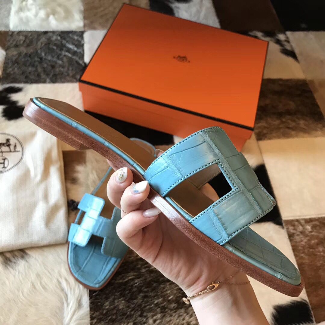 Hermes Oran Sandals In Celeste Shiny Niloticus Crocodile - Image 3