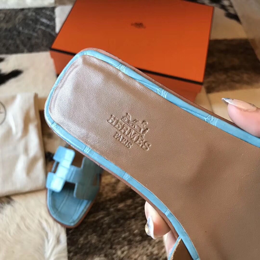 Hermes Oran Sandals In Celeste Shiny Niloticus Crocodile - Image 5