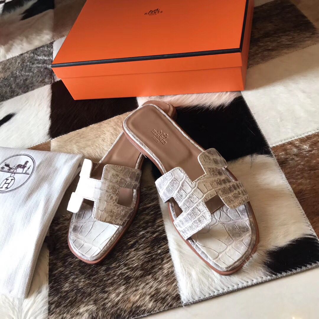 Hermes Oran Sandals In Himalaya Matt Niloticus Crocodile - Image 6
