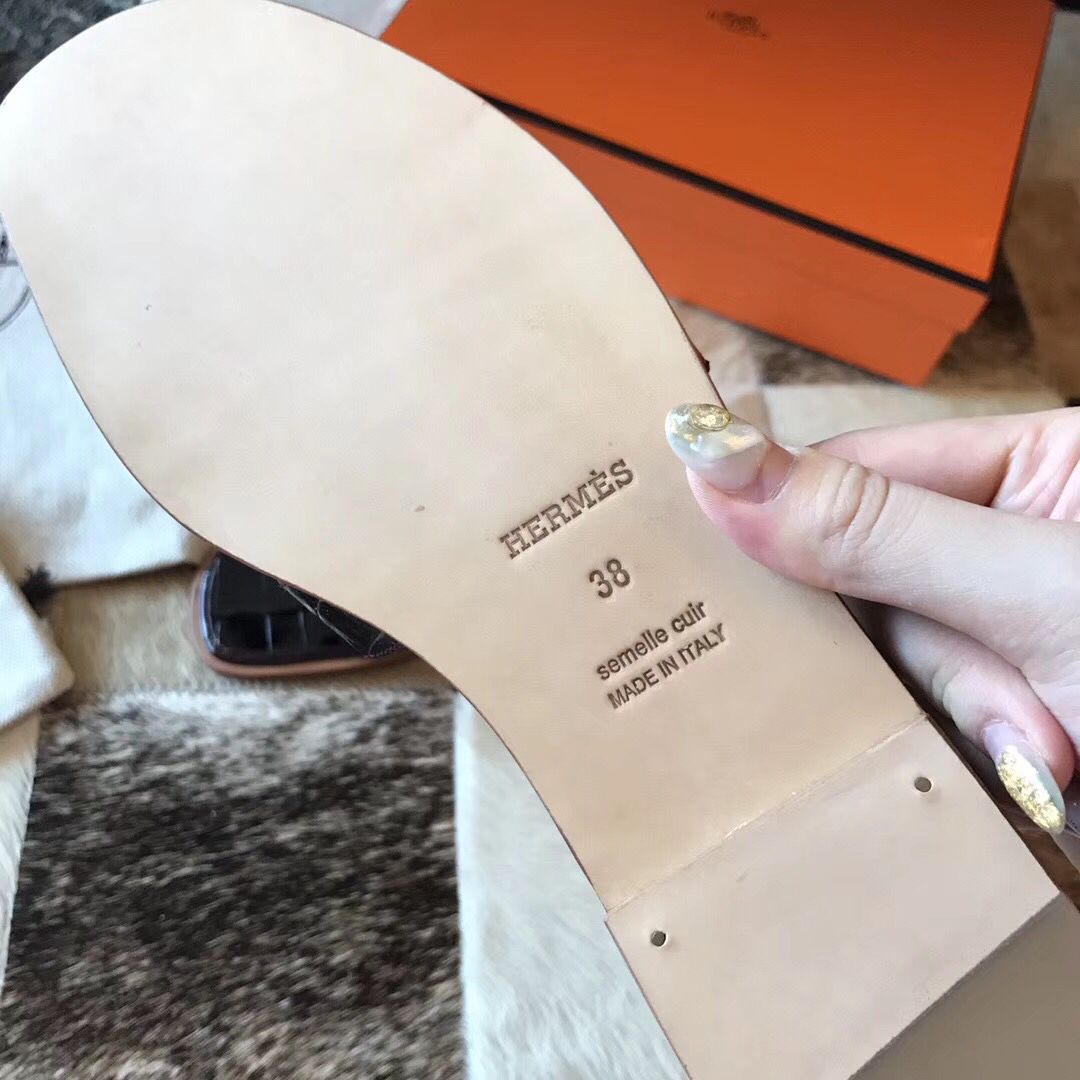 Hermes Oran Sandals In Himalaya Matt Niloticus Crocodile - Image 8