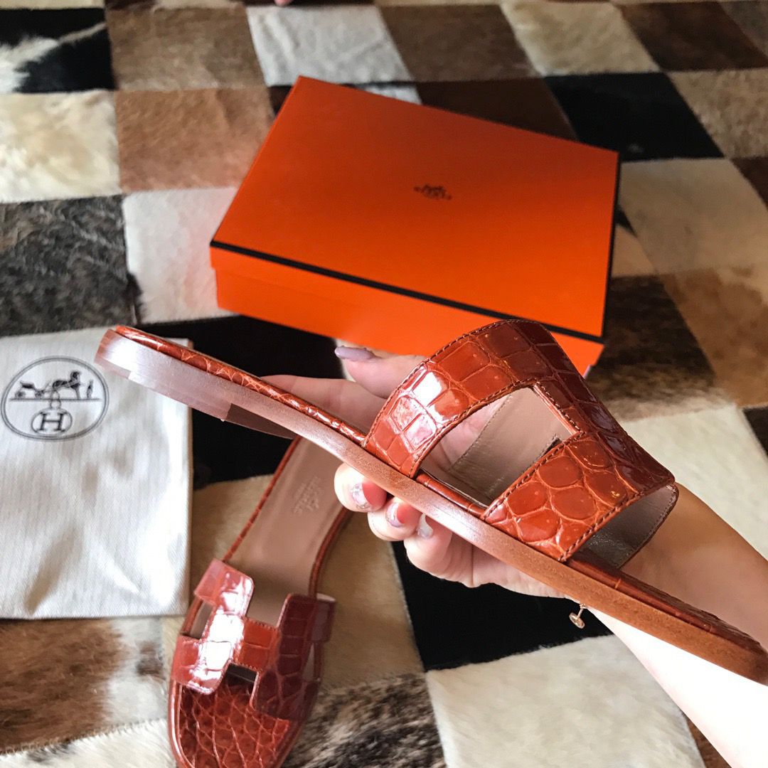 Hermes Oran Slide Sandals In Orange Shiny Niloticus Crocodile Skin - Image 8