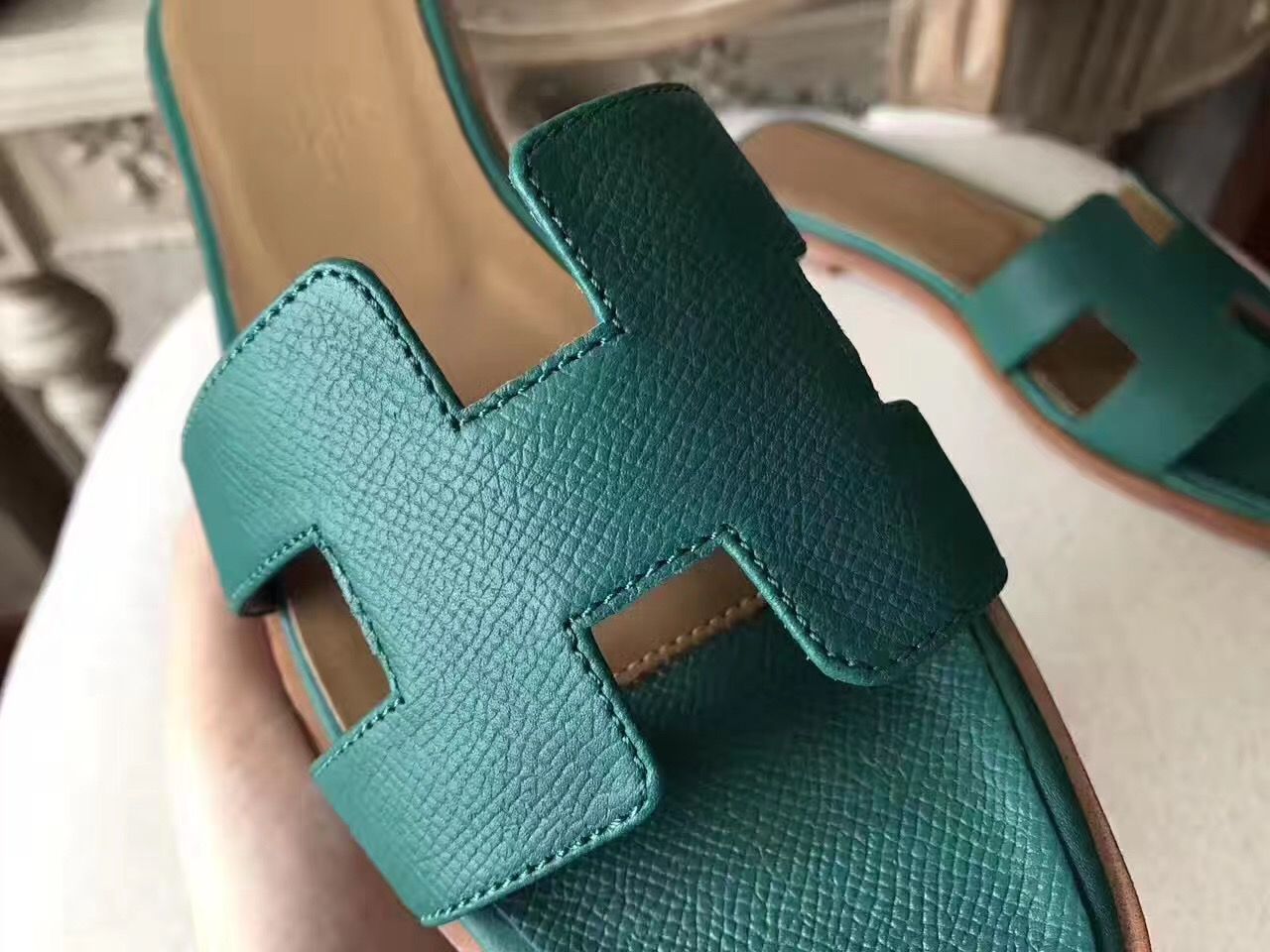 Hermes Oran Sandals In Malachite Epsom Leather - Image 7