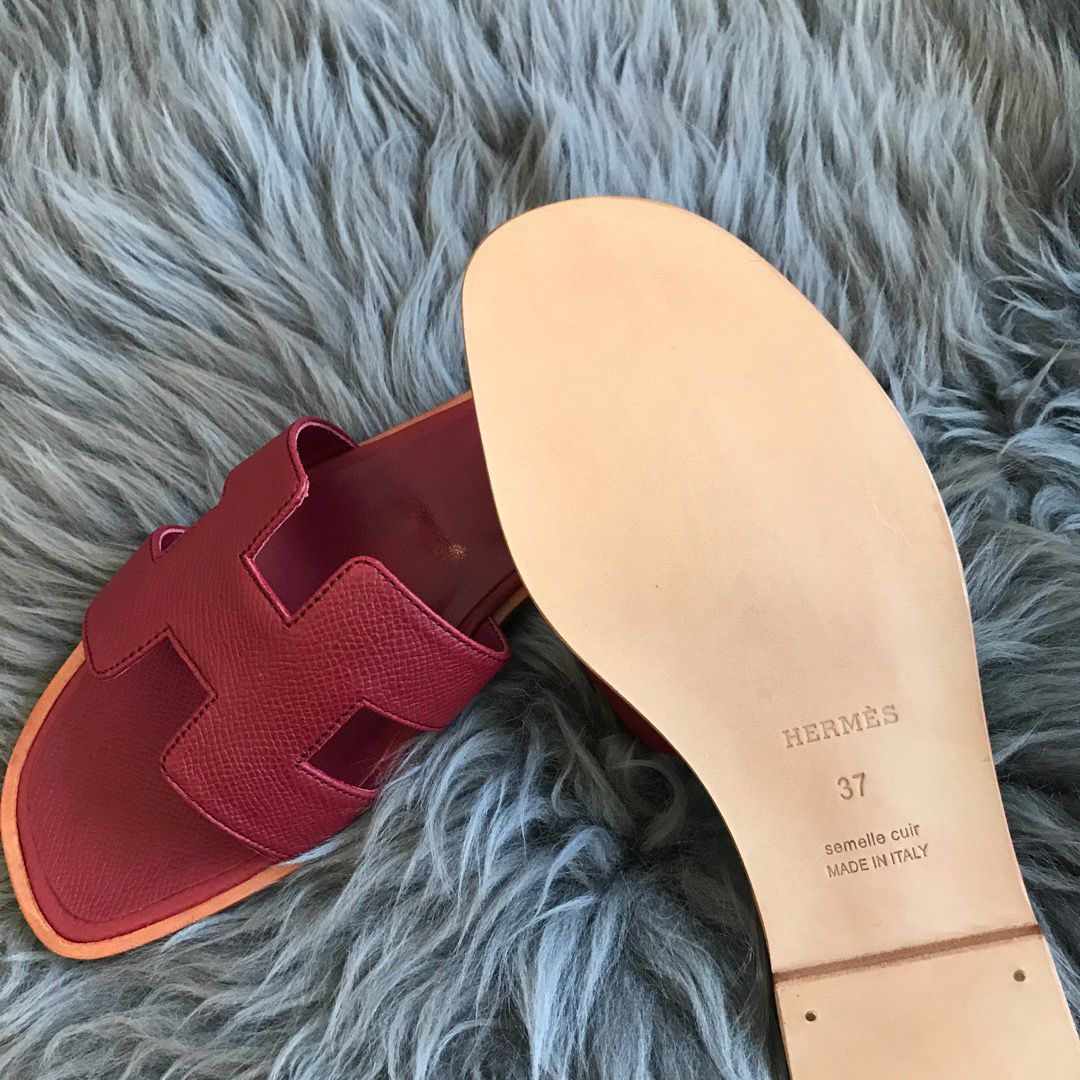 Hermes Oran Slide Sandals In Ruby Epsom Calfskin - Image 3
