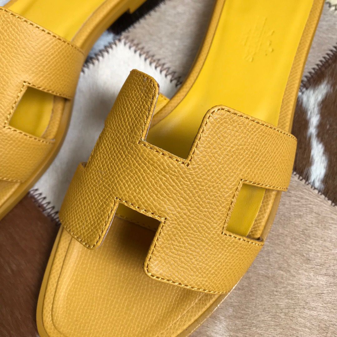 Hermes Oran Slide Sandals In Yellow Epsom Calfskin - Image 4