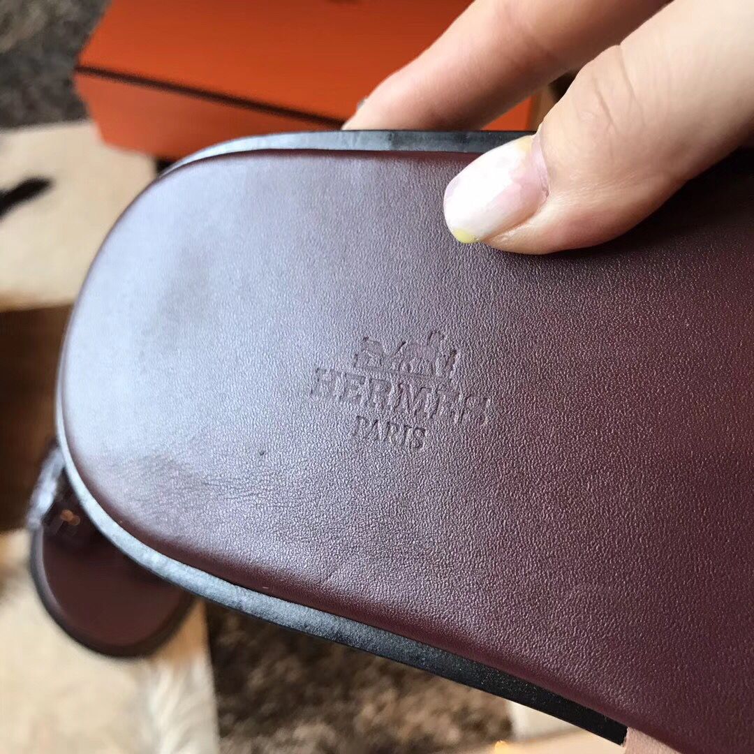 Hermes Izmir Sandals In Bordeaux Shiny Niloticus Crocodile - Image 5