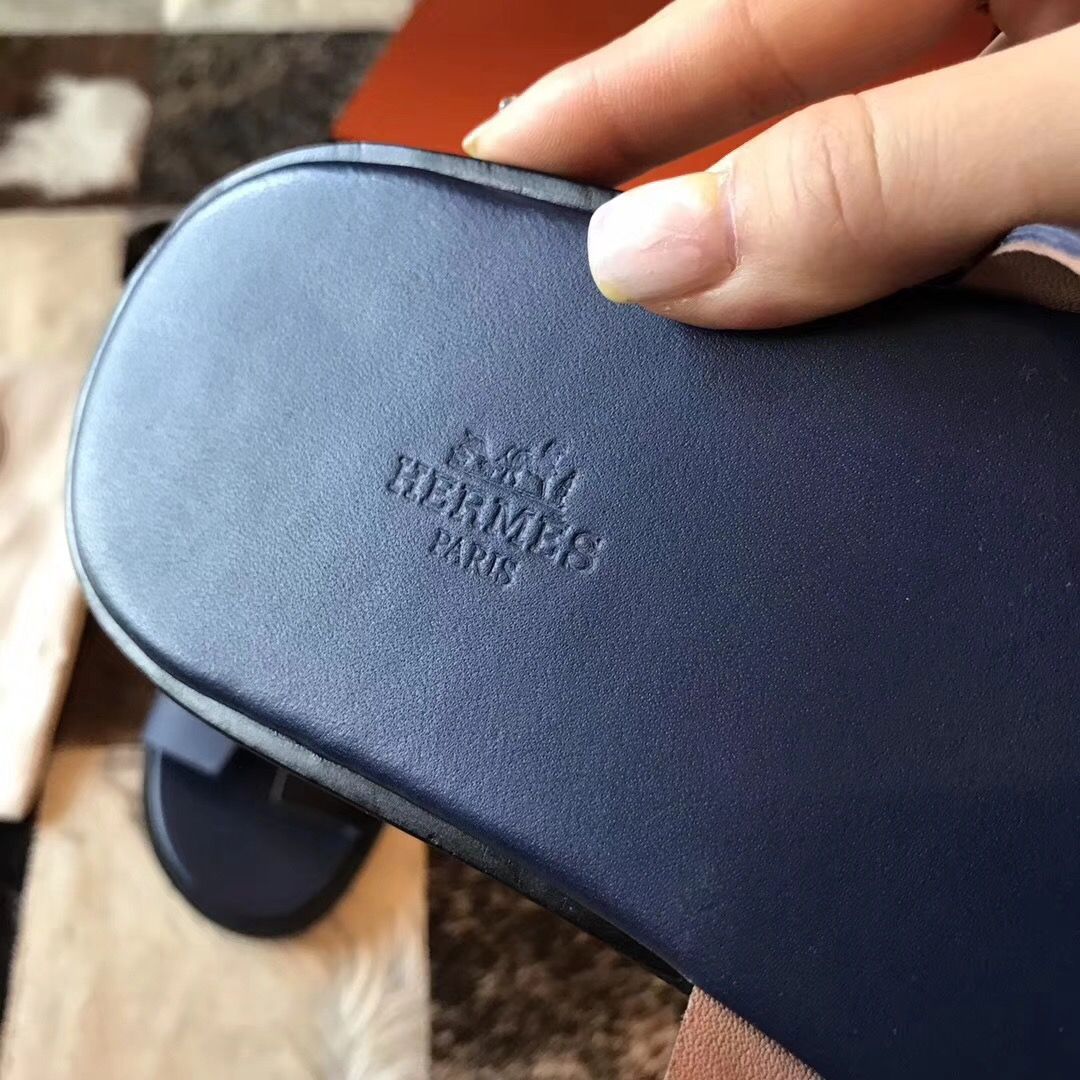 Hermes Izmir Sandals In Sapphire Epsom Leather - Image 3