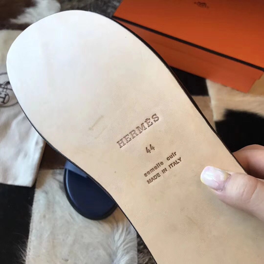 Hermes Izmir Sandals In Sapphire Epsom Leather - Image 4