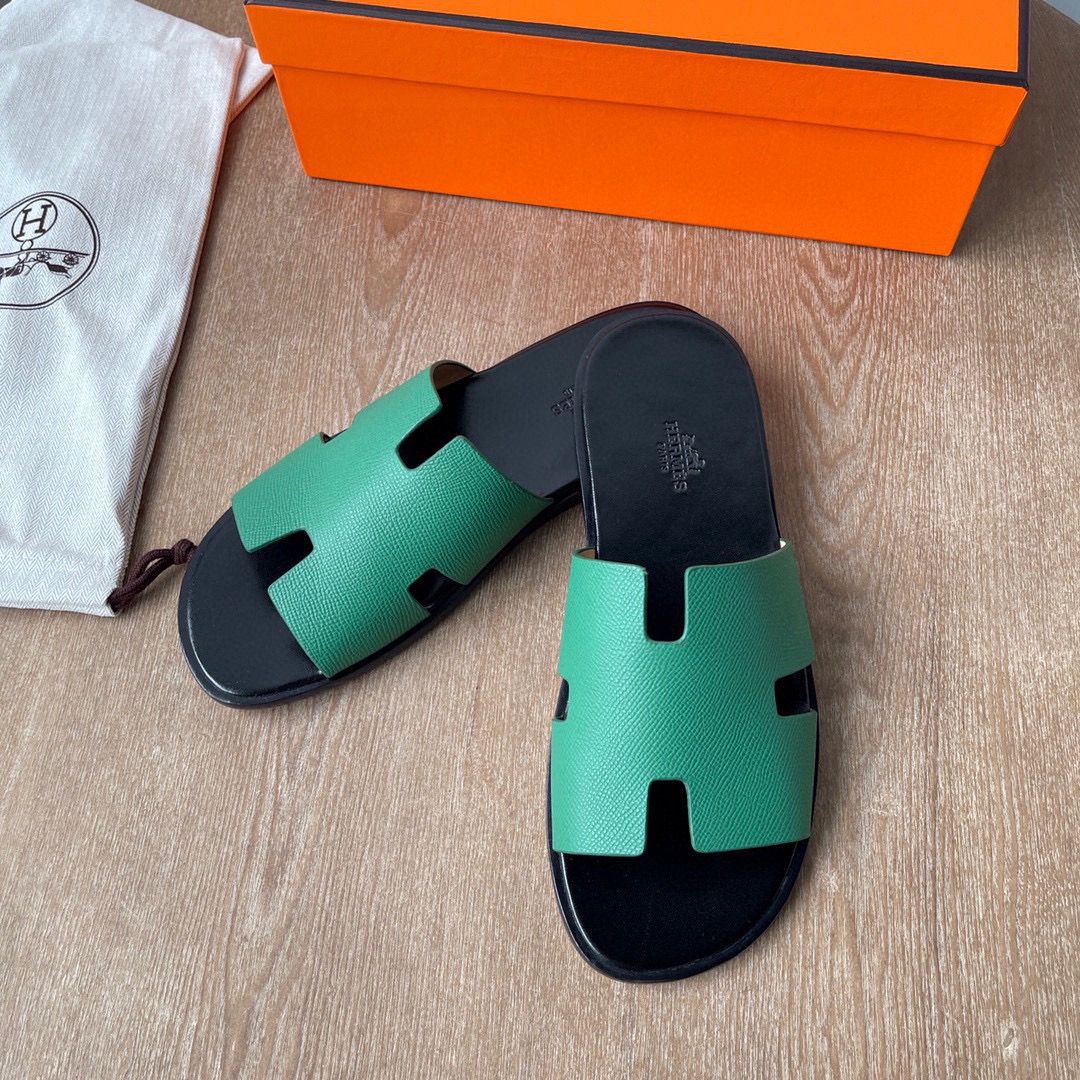Hermes Izmir Sandals in Vert Vertigo Epsom Calfskin with Black Insole - Image 6