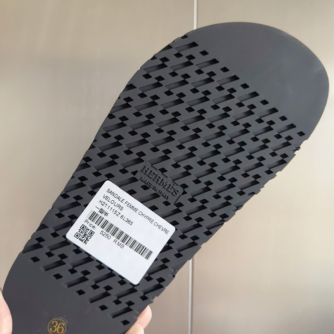 Hermes Men's Chypre Sandals in Black Calfskin - Image 5