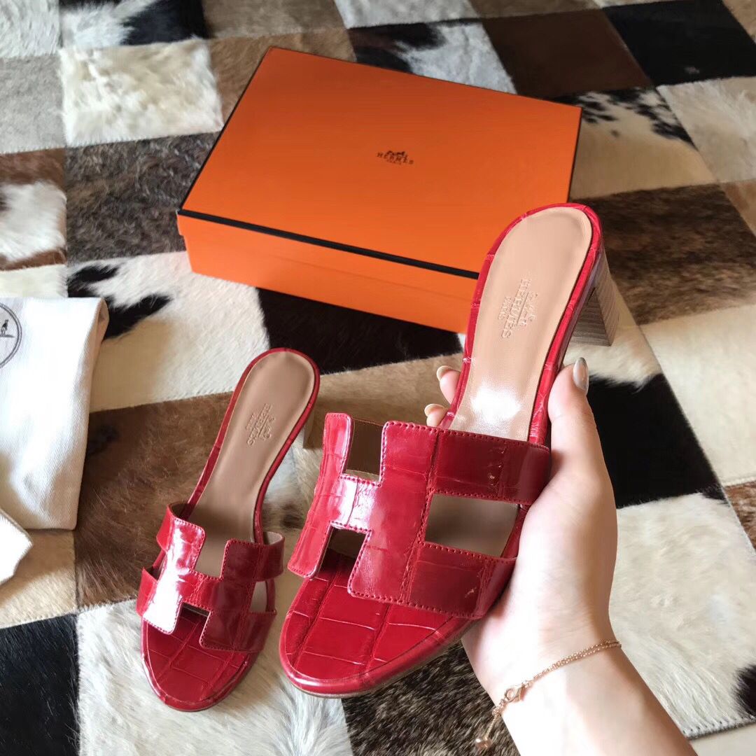 Hermes Oasis Sandals In Red Shiny Niloticus Crocodile - Image 6
