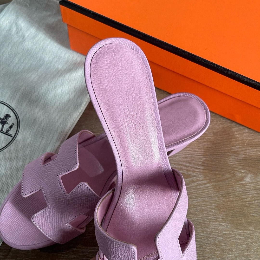 Hermes Oasis Sandals in Mauve Sylvestre Epsom Calfskin - Image 3