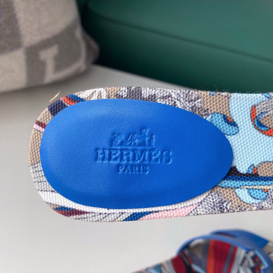 Hermes Oasis Sandals in Blue Swift Leather with Botanique Printed - Image 5