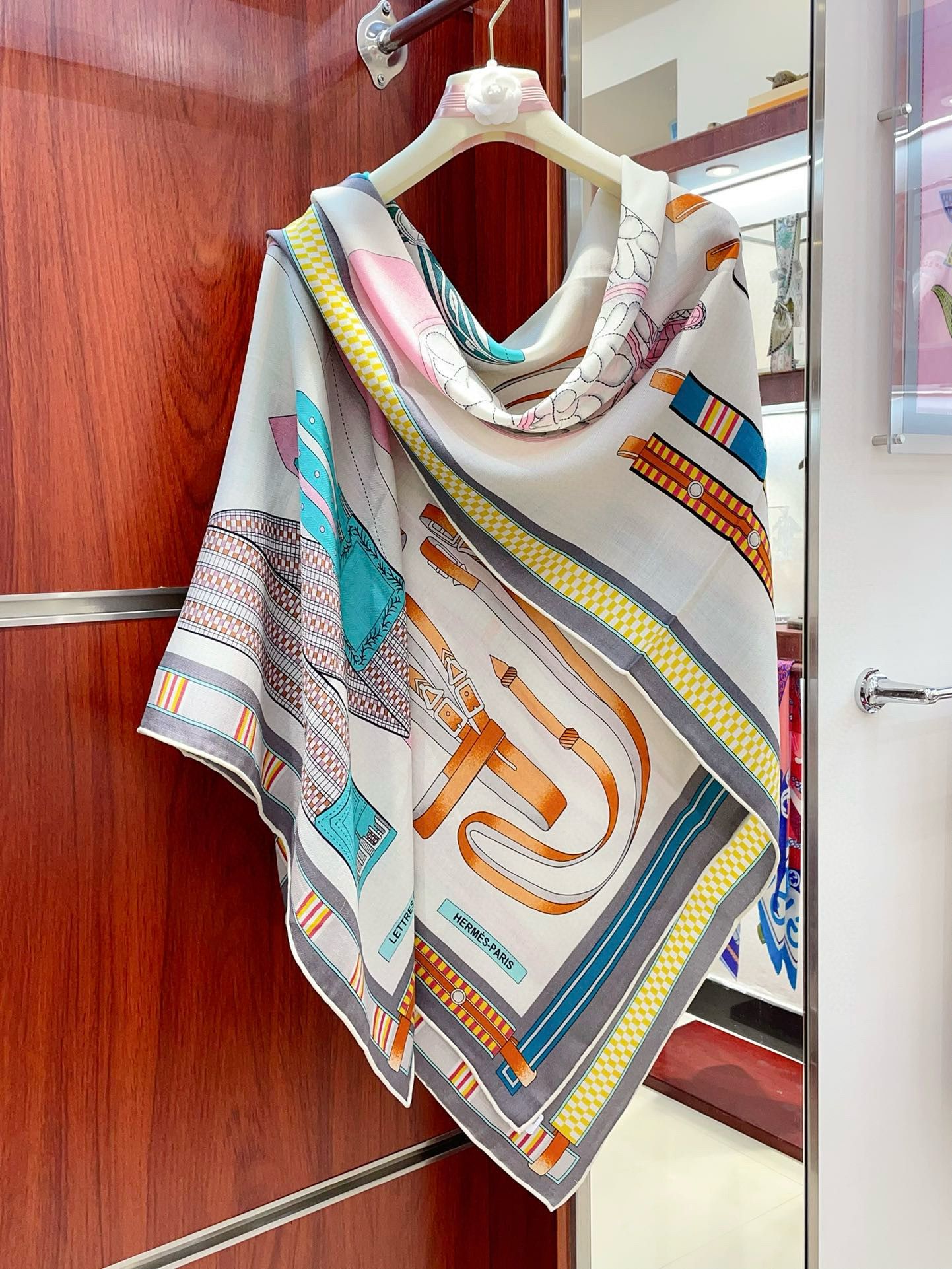 Hermes Gris Chine Lettres Equestres Shawl 140 - Image 6