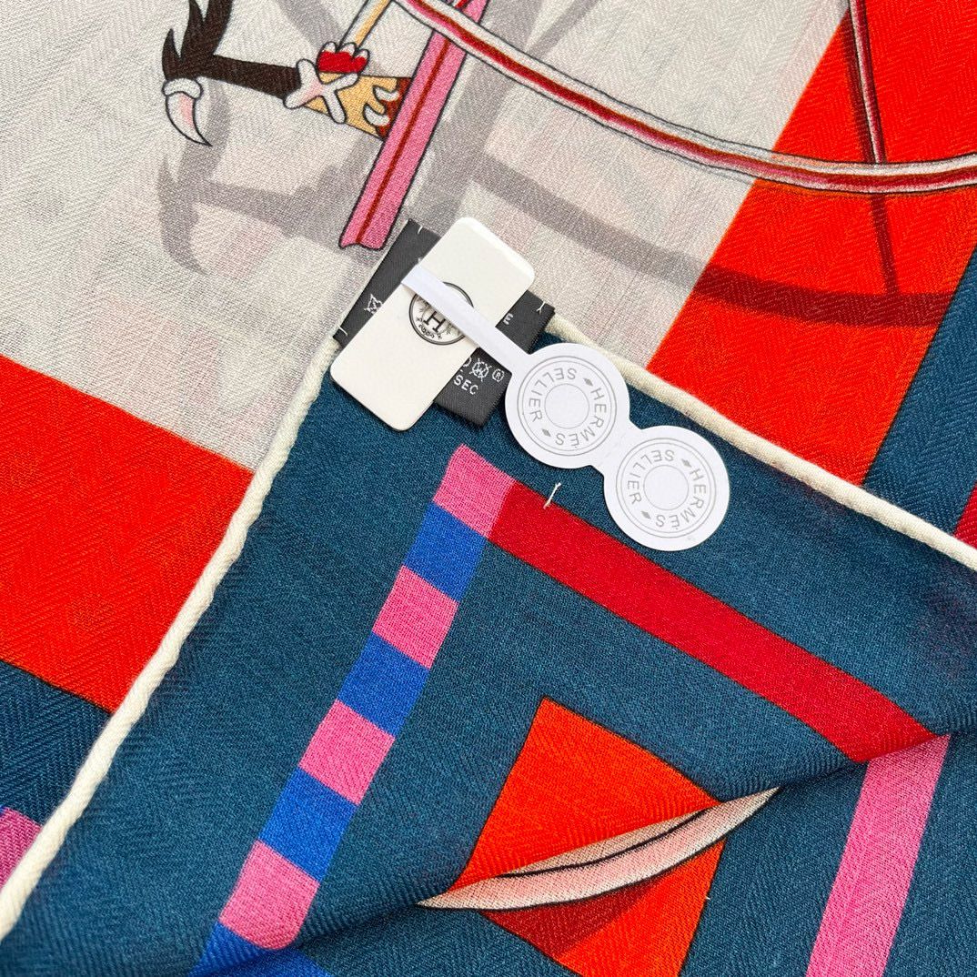 Hermes Beige/Marine Voitures en Equilibre Shawl 140 - Image 4