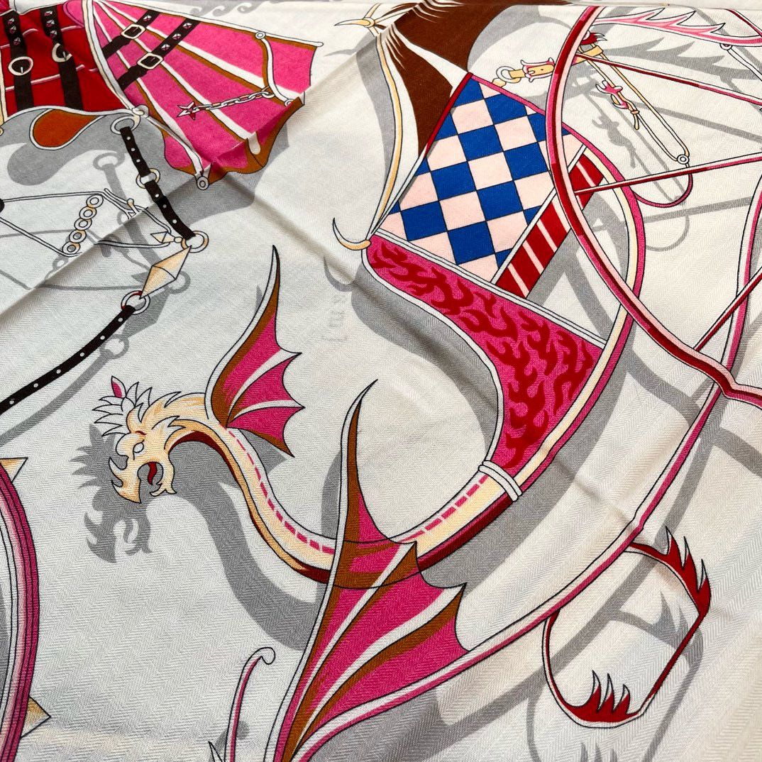 Hermes Beige/Marine Voitures en Equilibre Shawl 140 - Image 9