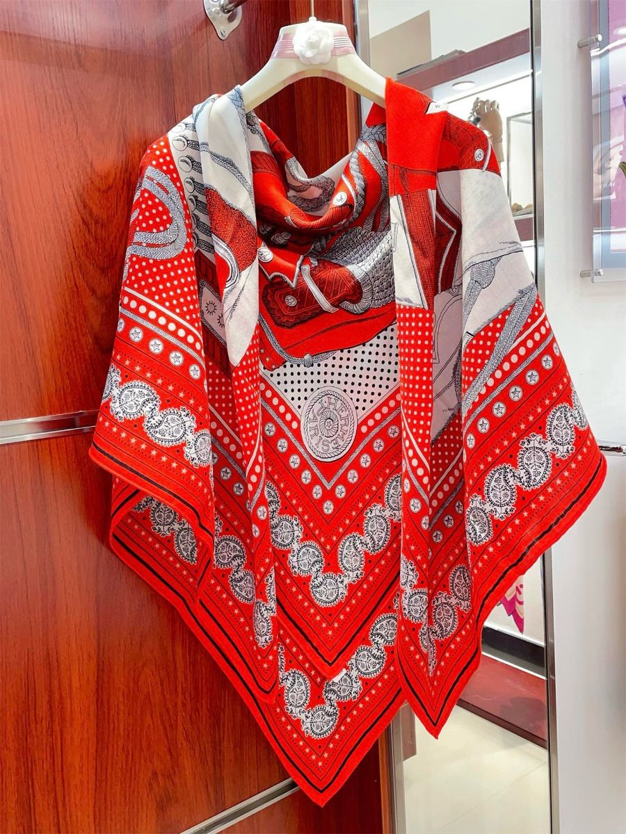 Hermes Red Zouaves et Dragons Bandana Shawl 140 - Image 6