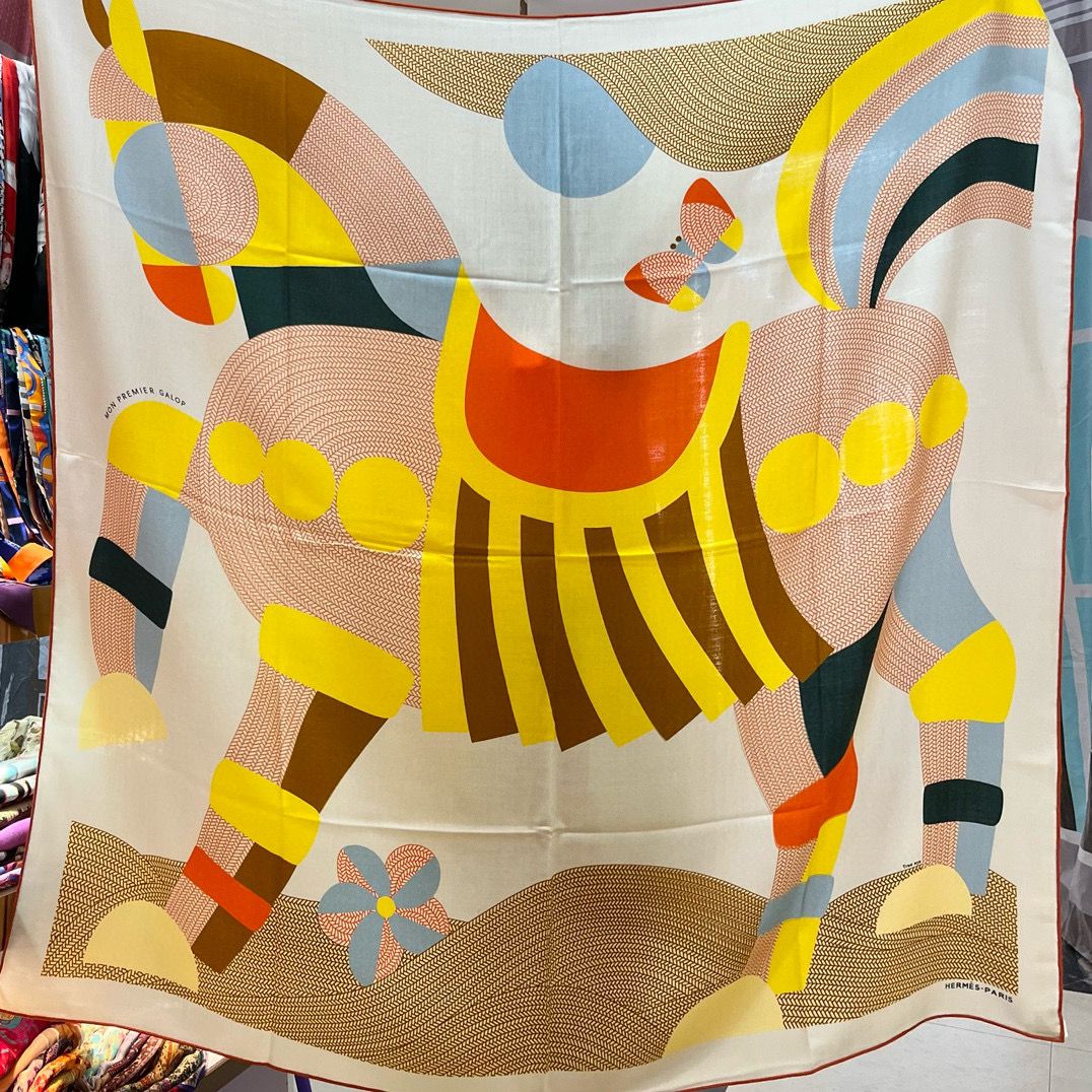 Hermes Beige Mon Premier Galop Shawl 140 - Image 3