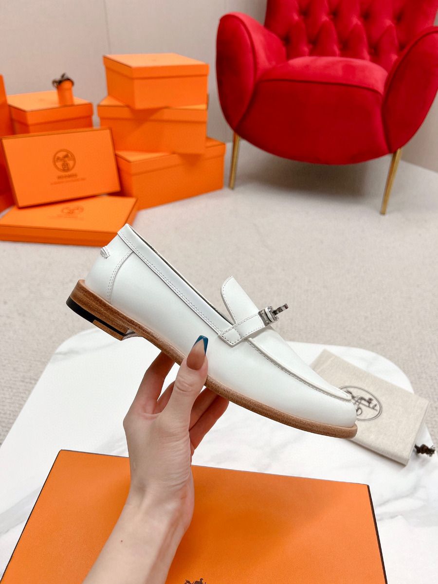 Hermes Women's Destin Loafers in White Leather - Image 7