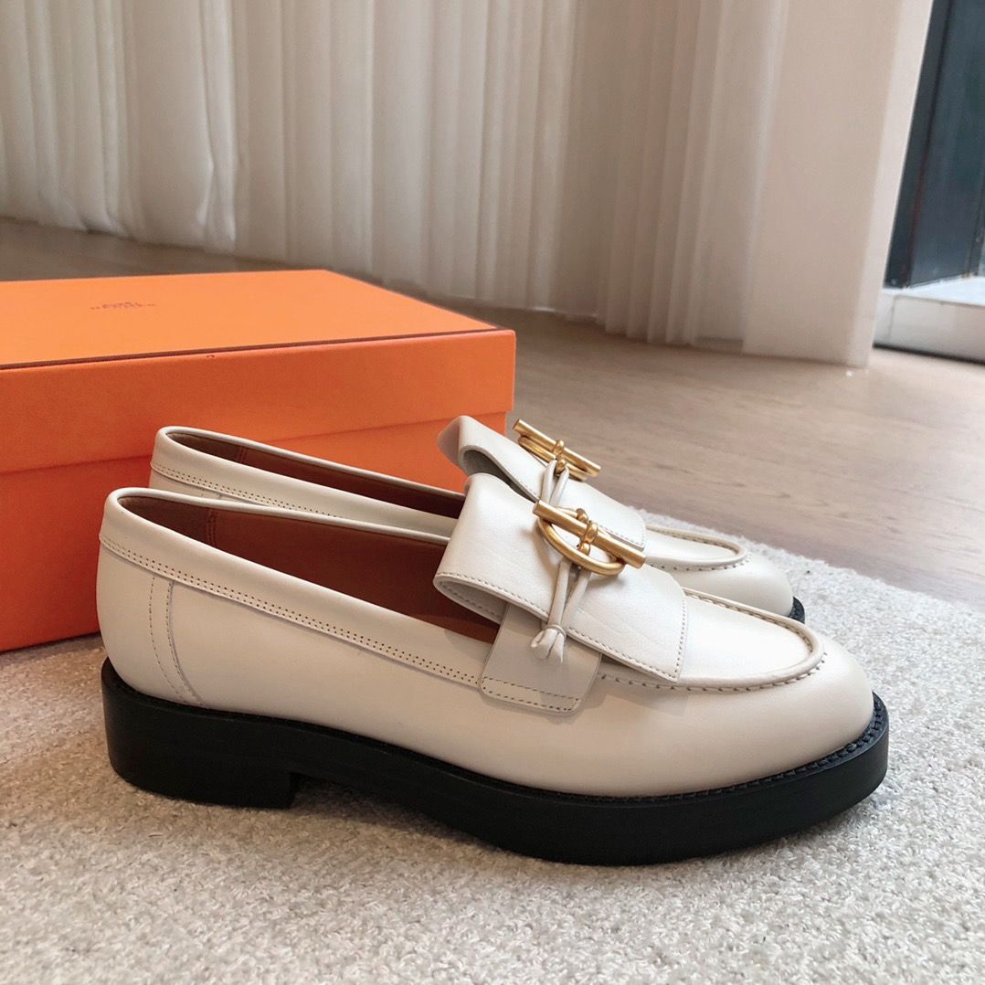 Hermes Women's Impact Loafers in White Leather - Image 5