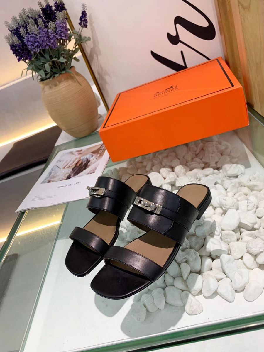 Hermes Avenue Sandals In Black Calfskin - Image 8