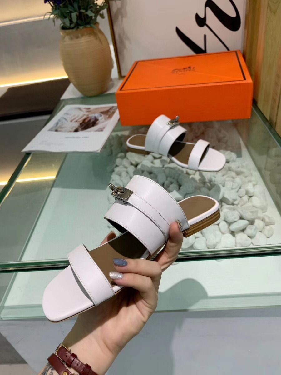 Hermes Avenue Sandals In White Calfskin - Image 3