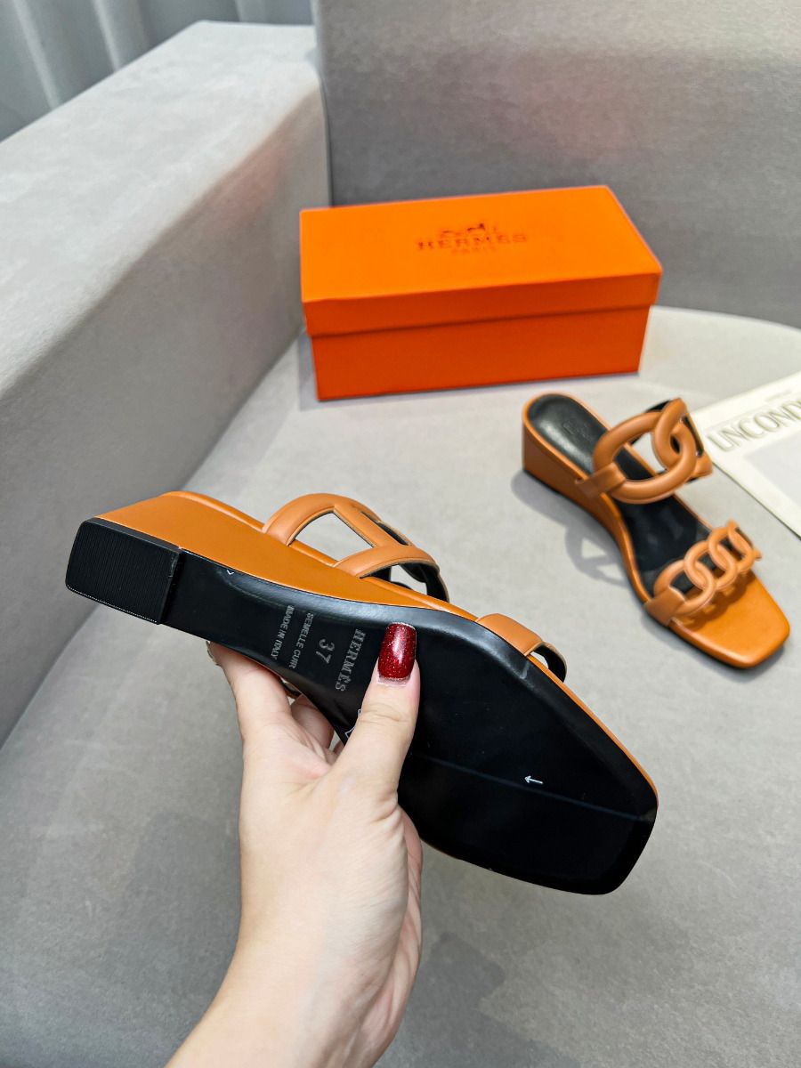 Hermes Figari 55mm Wedge Sandals In Brown Nappa Leather - Image 7