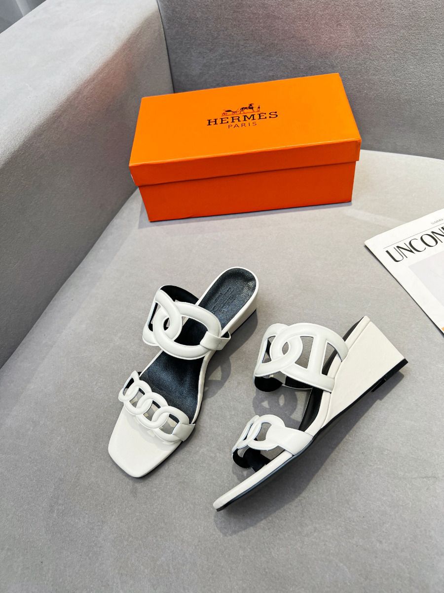 Hermes Figari 55mm Wedge Sandals In Ivory Nappa Leather - Image 8