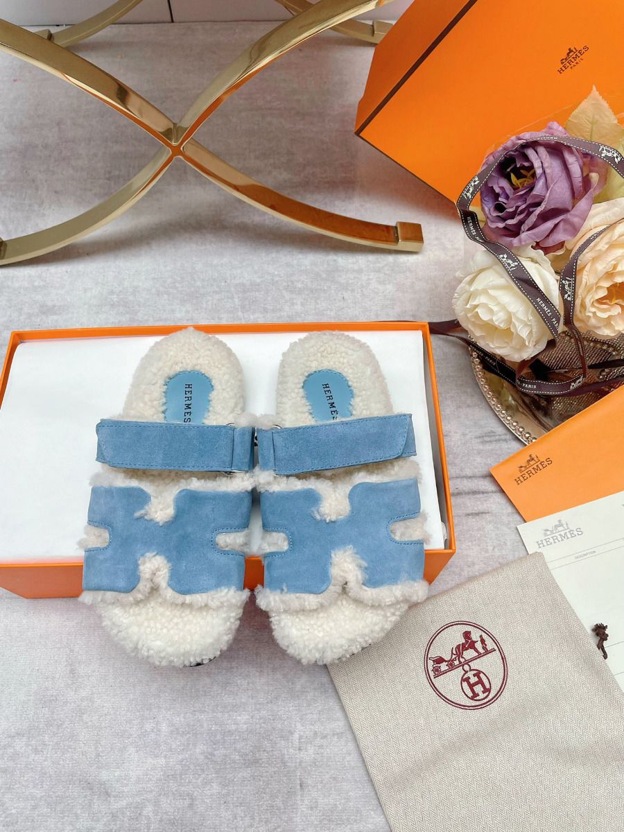 Hermes Women's Chypre Sandals in Blue Suede with Shearling - Image 4