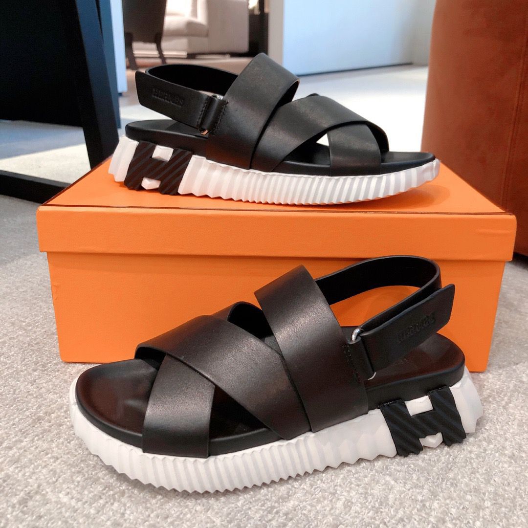 Hemes Women's Electric Sandals in Black Leather - Image 8