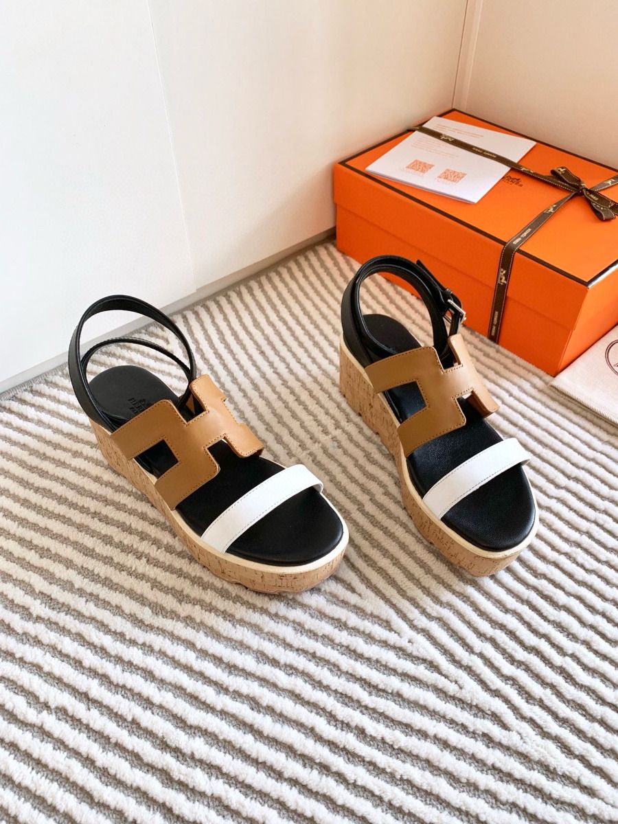 Hermes Havane 30 Sandals in Bi-color Calfskin Leather - Image 8