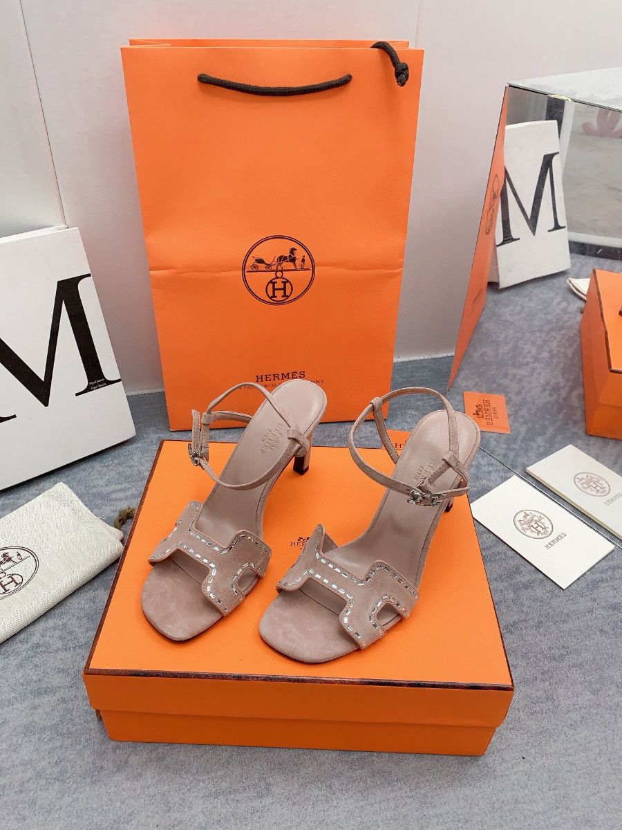 Hermes Heden 80 Sandals in Beige Suede Leather with Rhinestone - Image 5