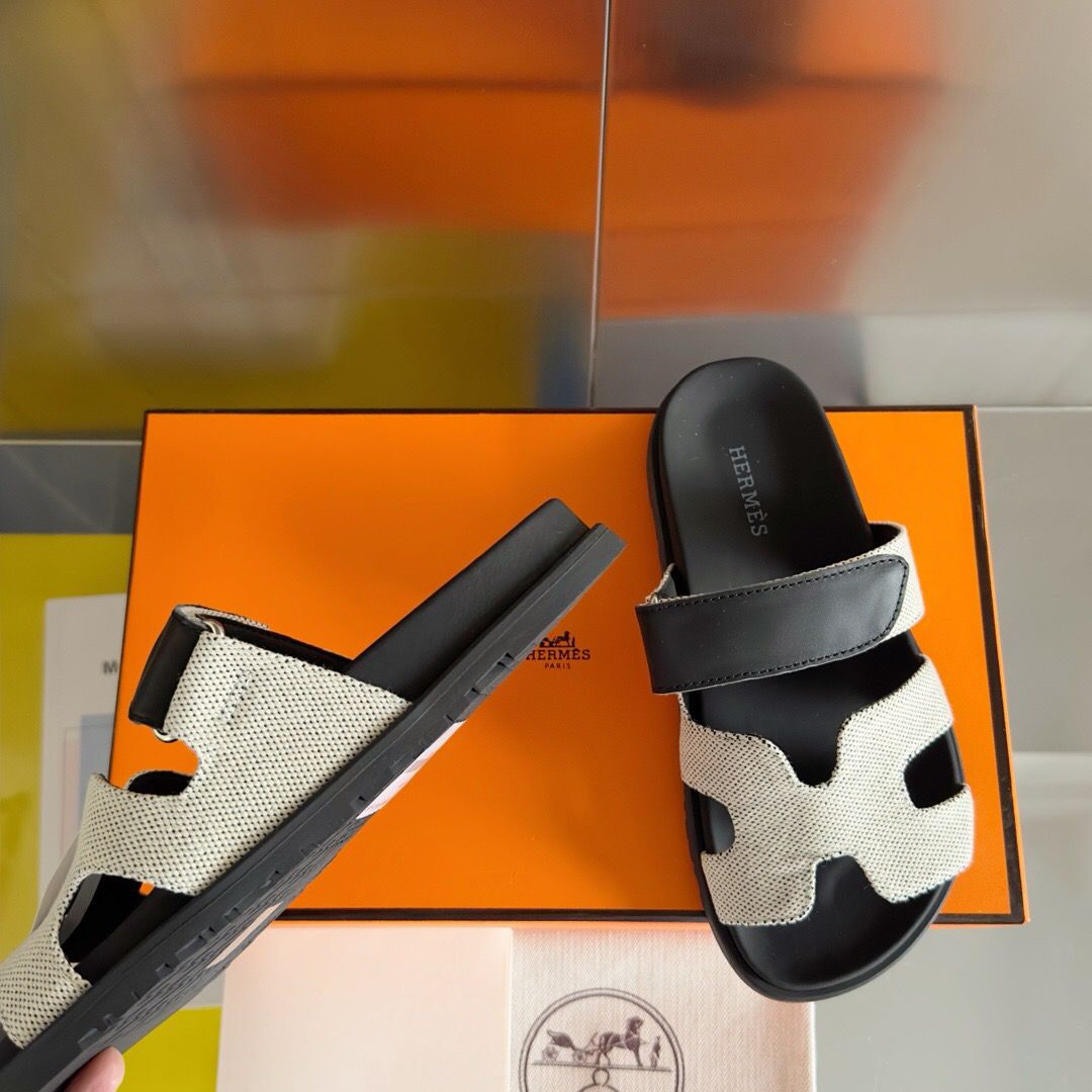 Hermes Women's Chypre Sandals In Canvas with Black Leather - Image 9