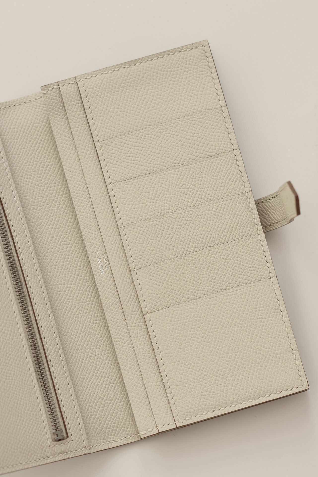 Hermes Bearn Long Handmade Wallet in Craie Epsom Calfskin - Image 8