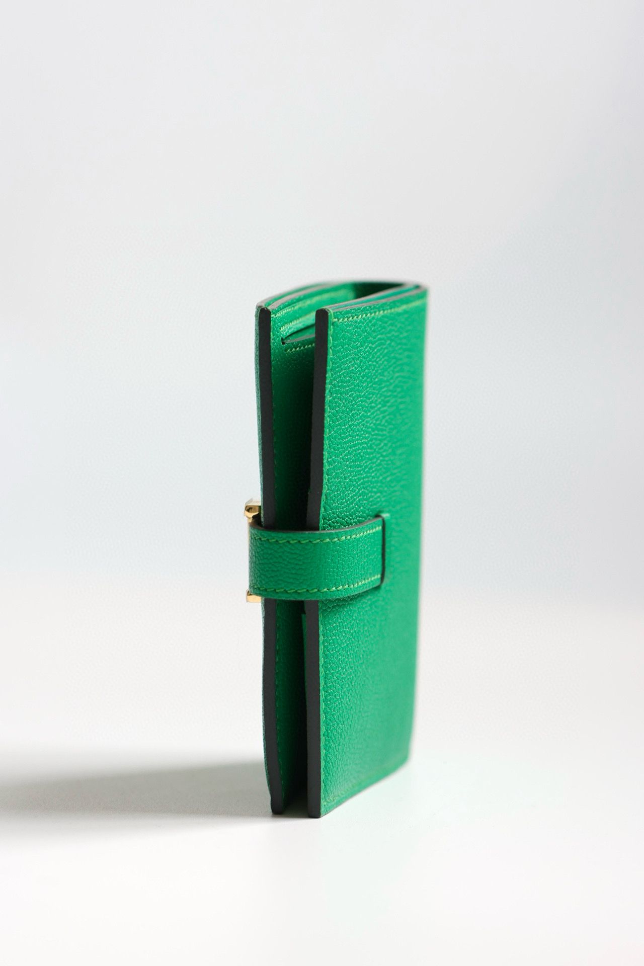 Hermes Bearn Compact Handmade Wallet in Bambou Chevre Mysore Goatskin - Image 3