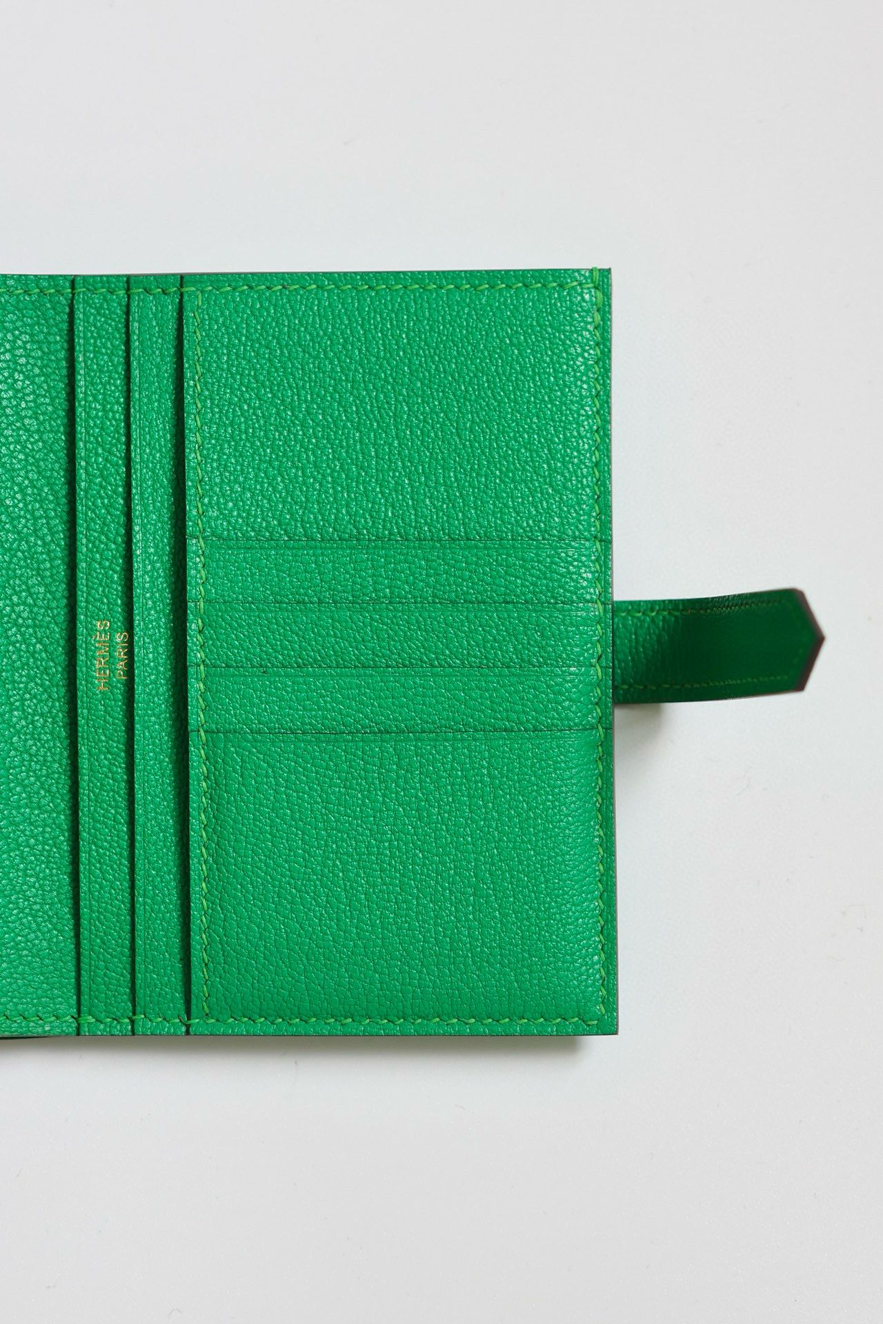 Hermes Bearn Compact Handmade Wallet in Bambou Chevre Mysore Goatskin - Image 7