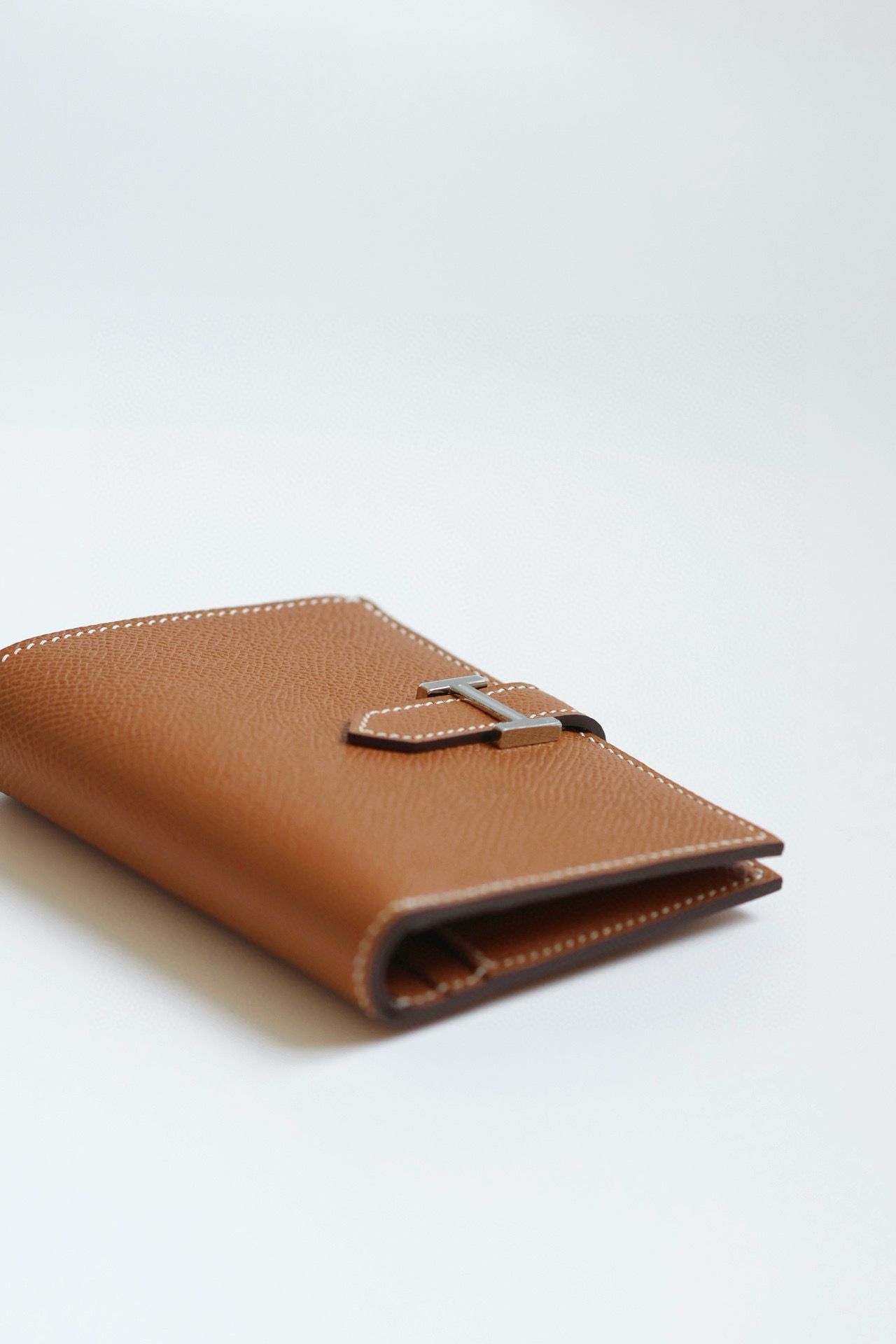 Hermes Bearn Compact Handmade Wallet in Gold Epsom Calfskin - Image 4