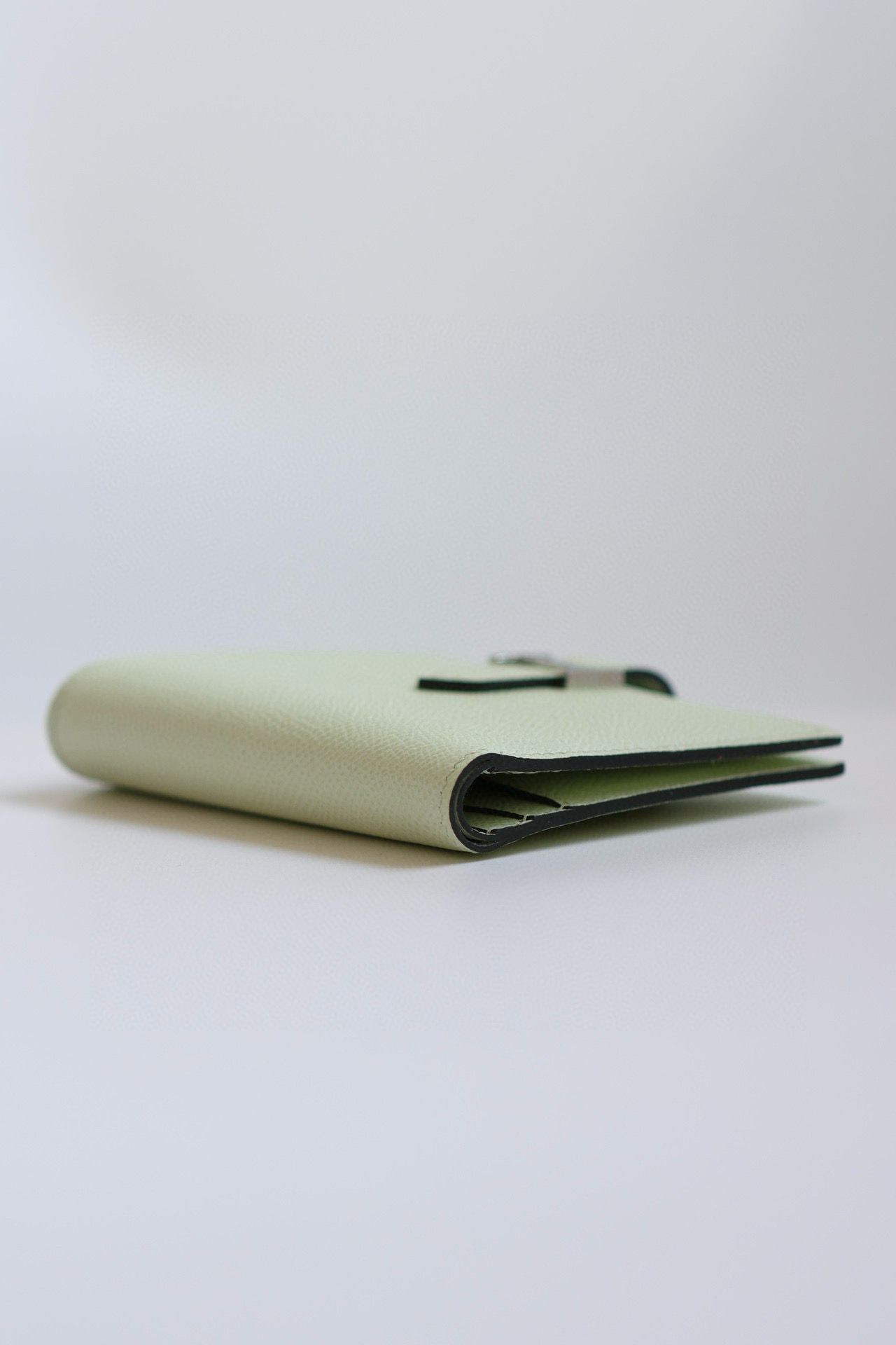 Hermes Bearn Compact Handmade Wallet in Vert Fizz Epsom Calfskin - Image 9