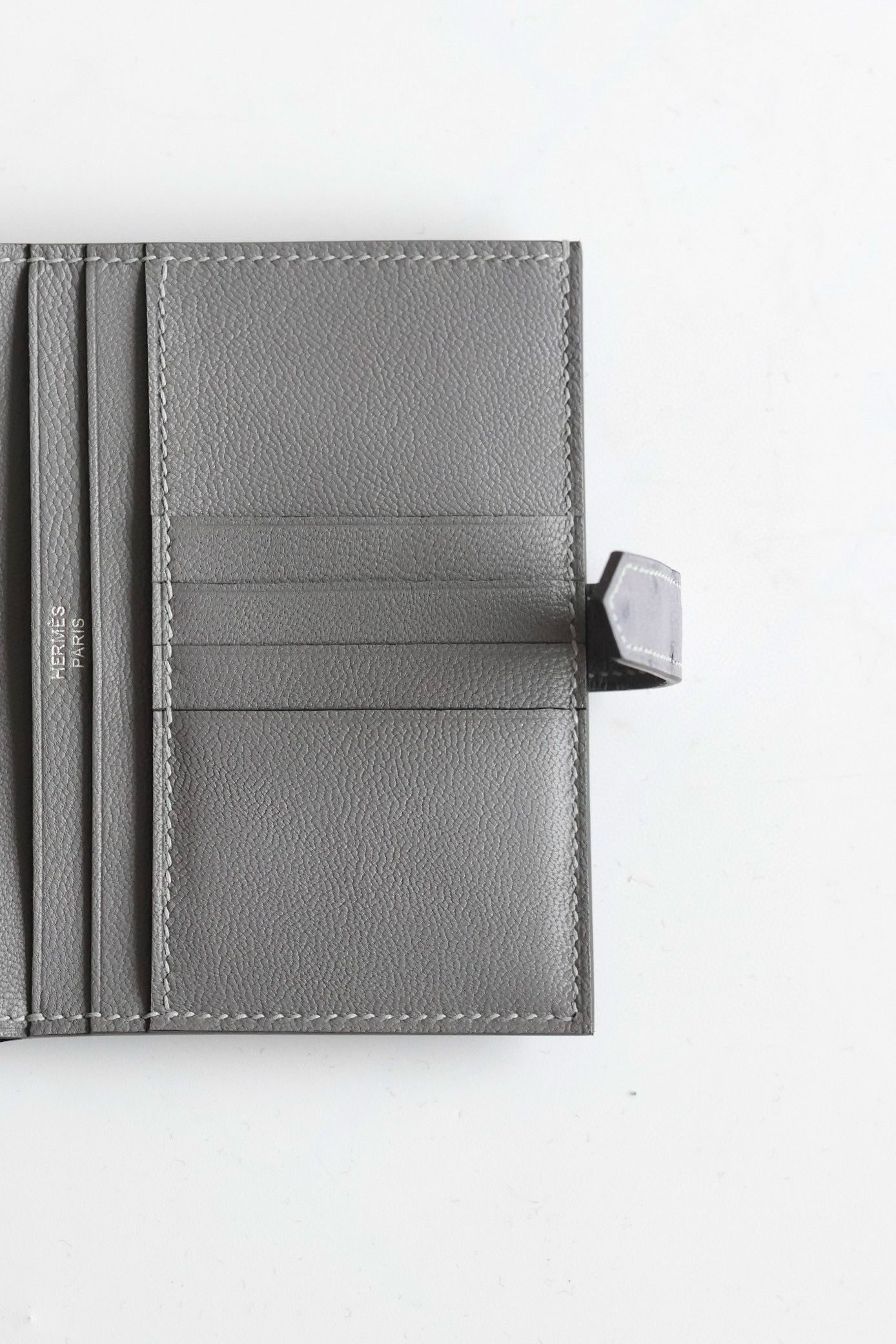 Hermes Bearn Compact Handmade Wallet in Gris Agate Ostrich Leather - Image 3
