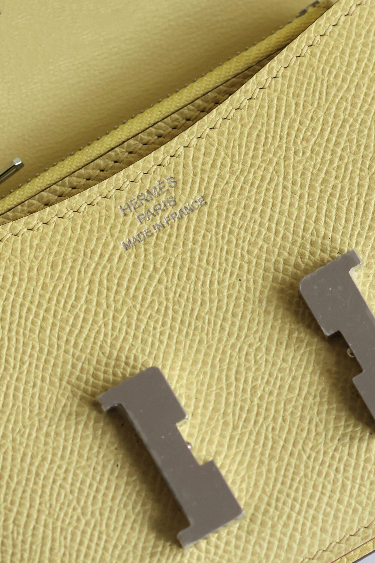 Hermes Constance Slim Wallet in Jaune Poussin Epsom Calfskin - Image 4