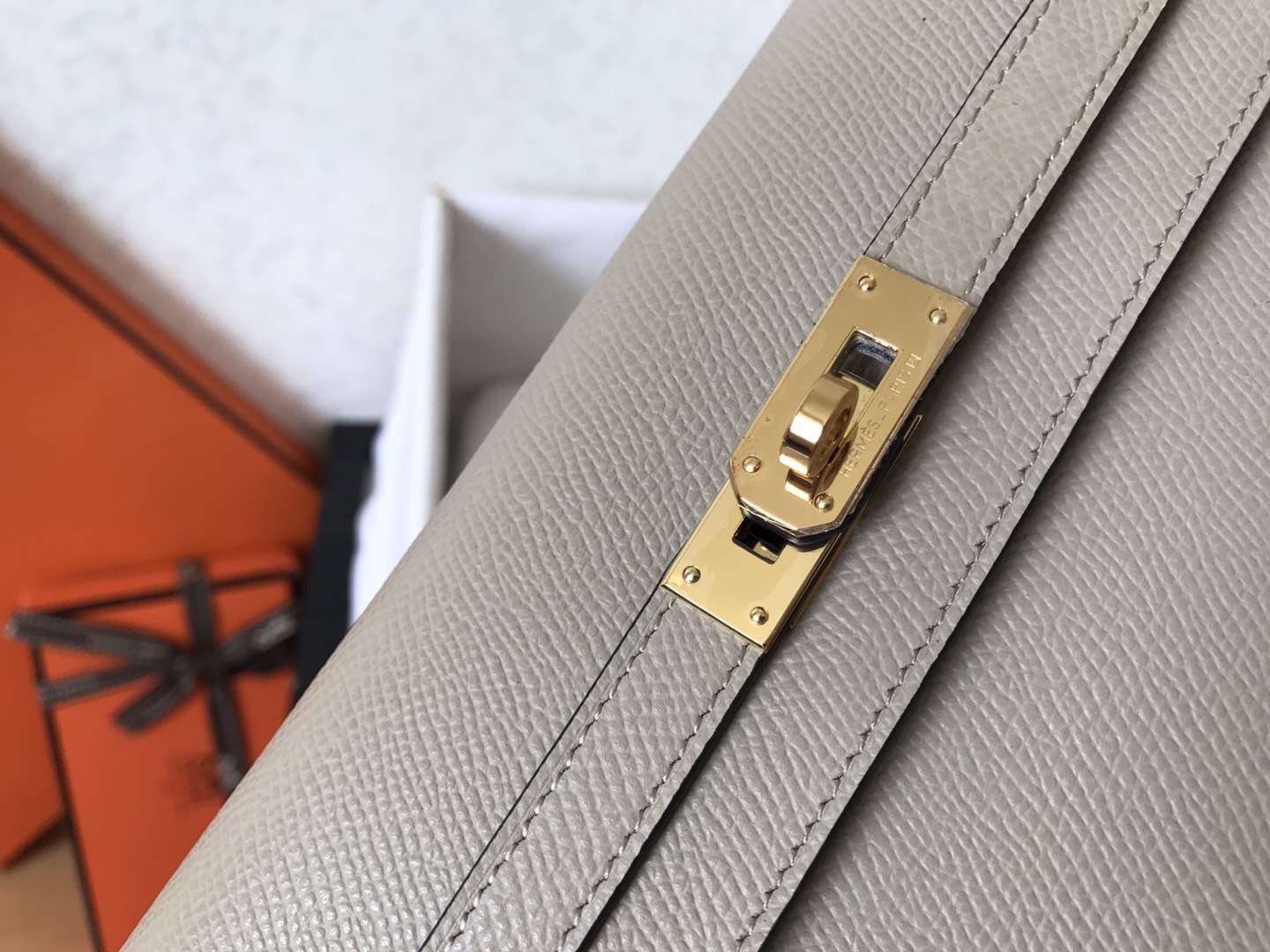 Hermes Kelly Classic Long Wallet In Grey Epsom Leather - Image 4