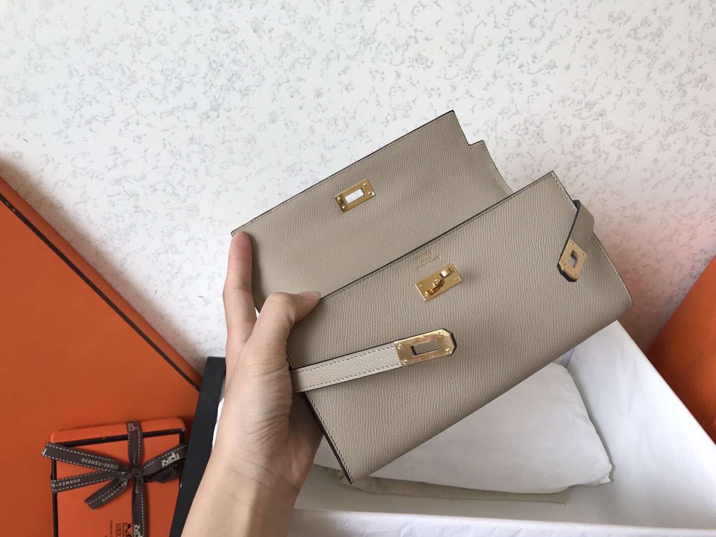 Hermes Kelly Classic Long Wallet In Grey Epsom Leather - Image 6