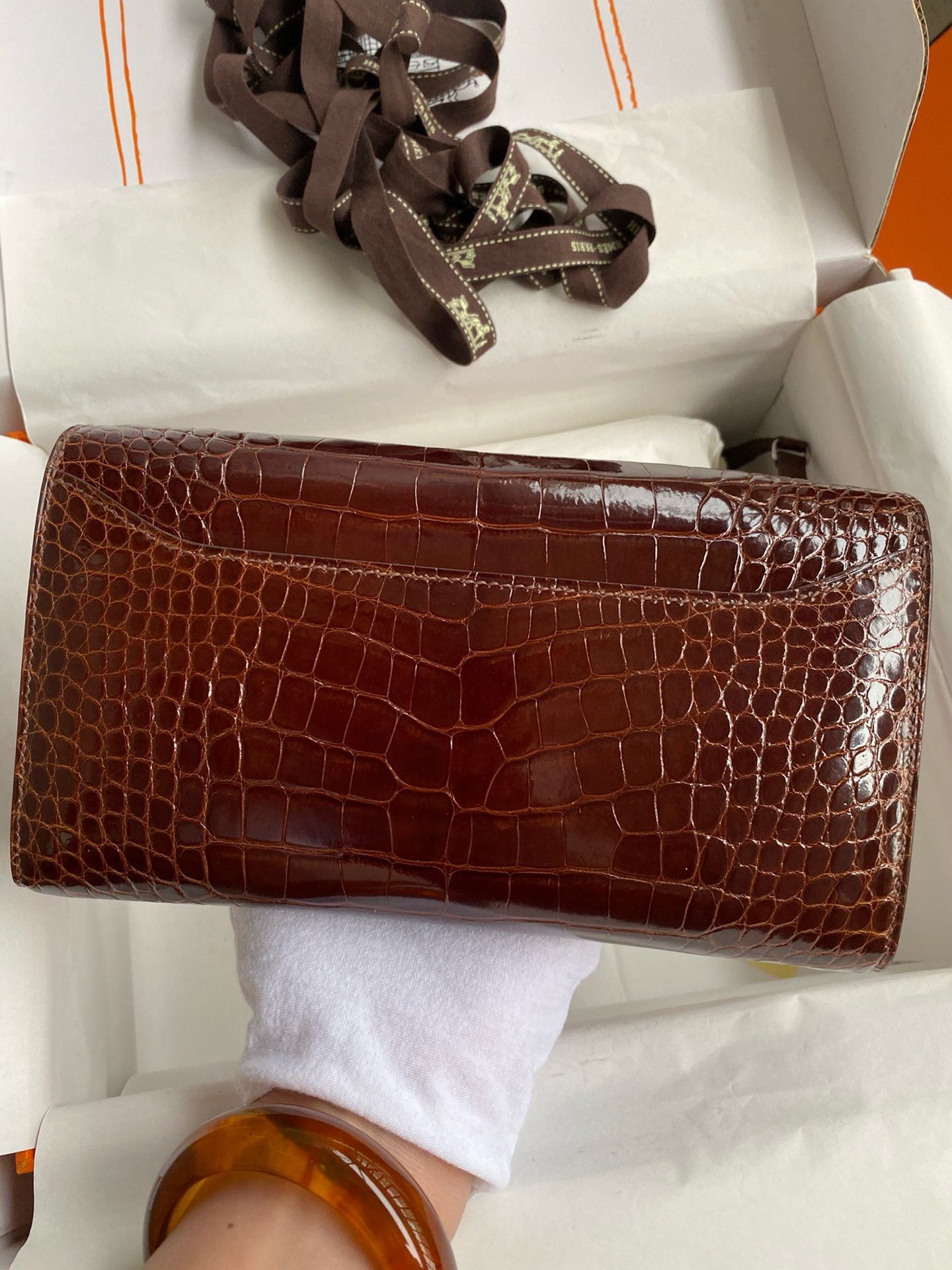 Hermes Constance To Go Wallet in Dark Brown Shiny Alligator Leather - Image 3