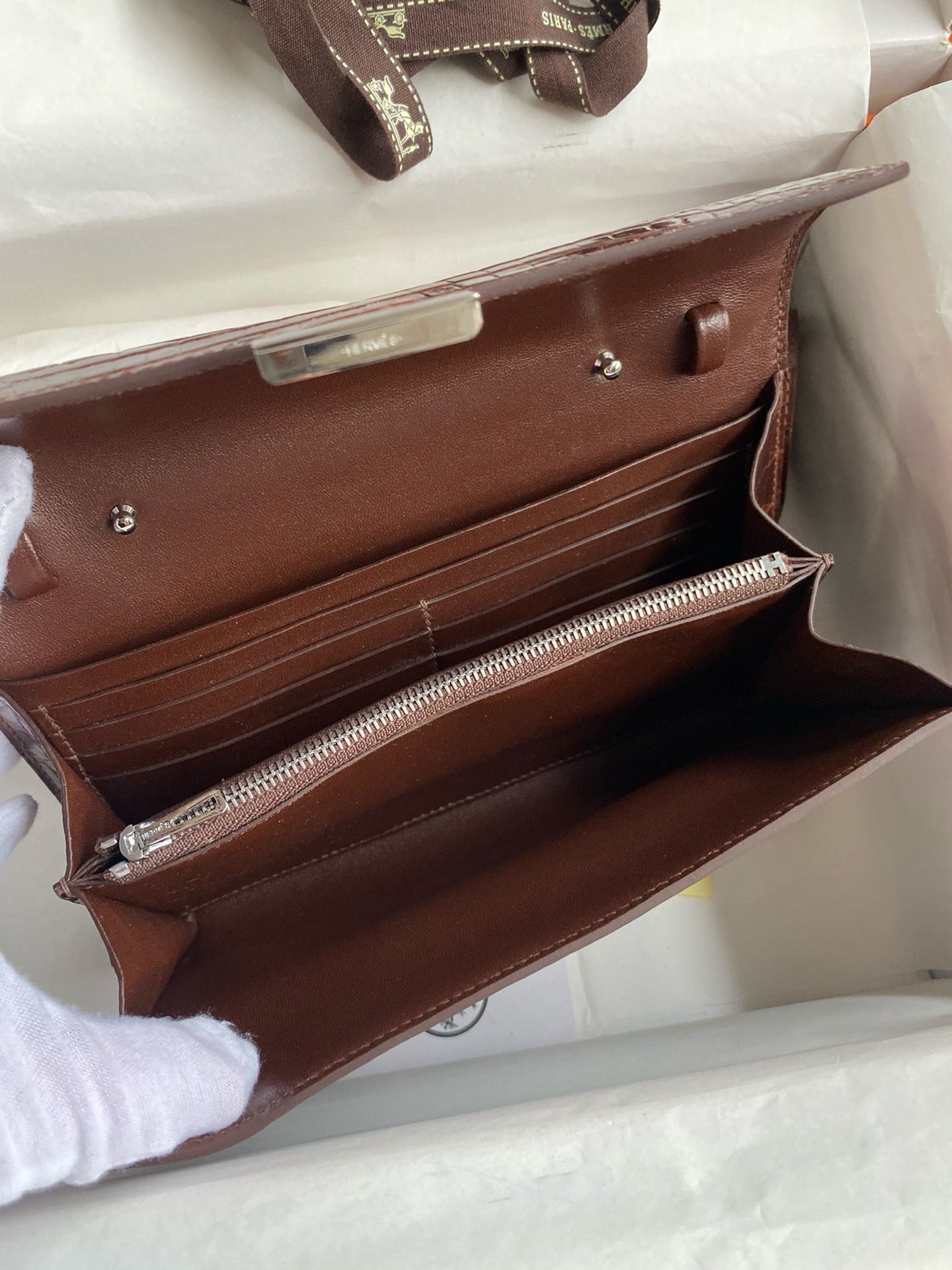 Hermes Constance To Go Wallet in Dark Brown Shiny Alligator Leather - Image 8