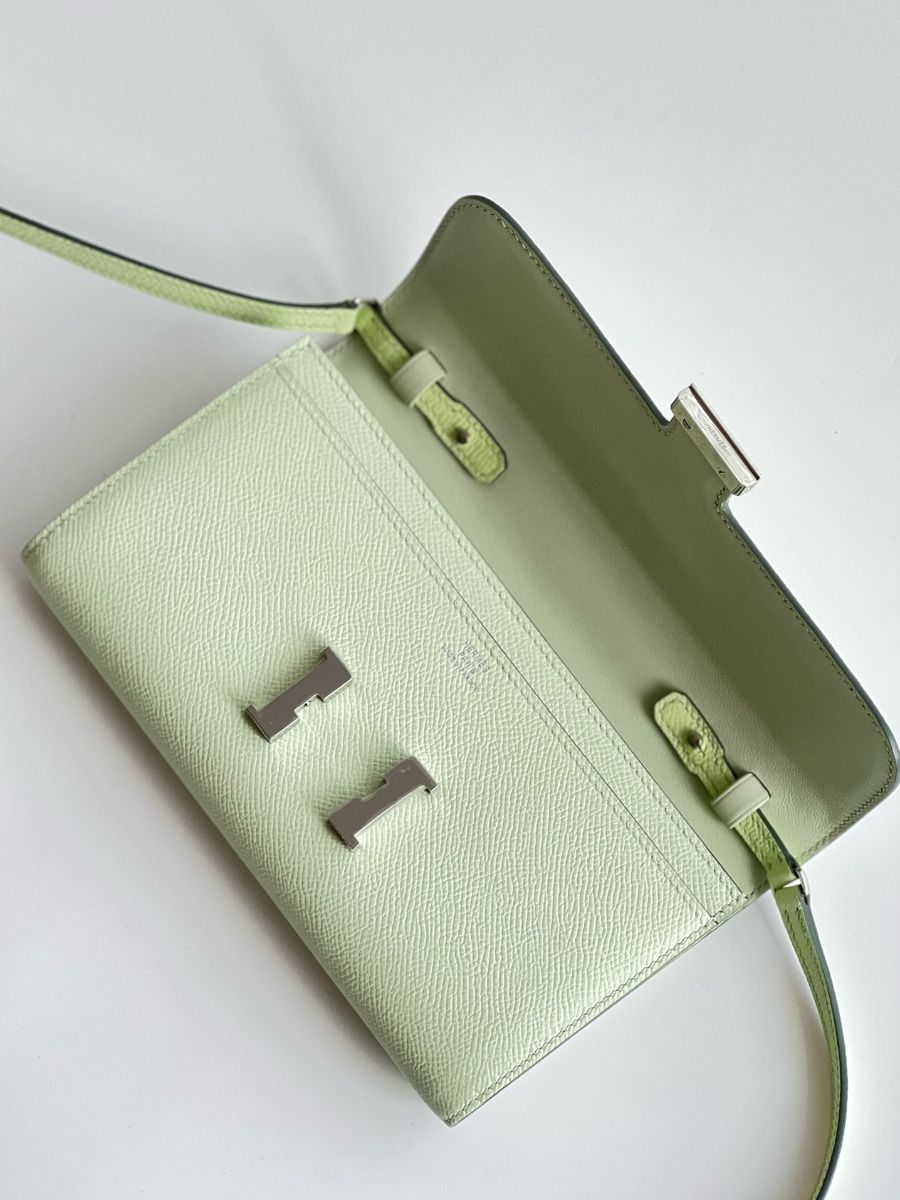 Hermes Constance To Go Wallet in Vert Fizz Epsom Calfskin - Image 4